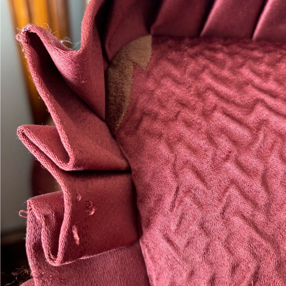 Elegant Burgundy and Gold Bedding Set